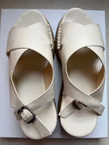 moussy 샌들
