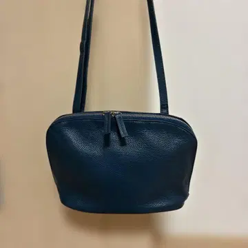 ear 파피요네 숄더백