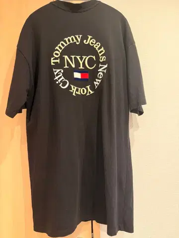 Tommy Jeans NYC 로고 블랙 T셔츠