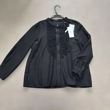 미사용 새상품 UNTITLED 프릴 장식 블랙 긴팔 셔츠