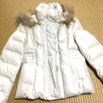 화이트 다운 자켓 퍼 포함