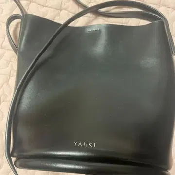 YAHKI 블랙 숄더백