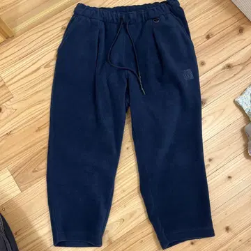 S.F.C CROPPED FLEECE PANTS 네이비 L 사이즈