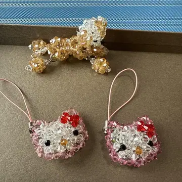 헬로키티와 개의 비즈 스트랩 세트