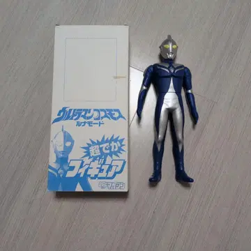 울트라맨 코스모스 루나 모드 초거대 피규어 TV 매거진