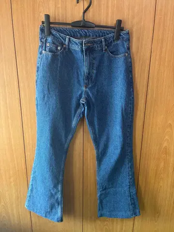 부츠컷 데님 다크 블루