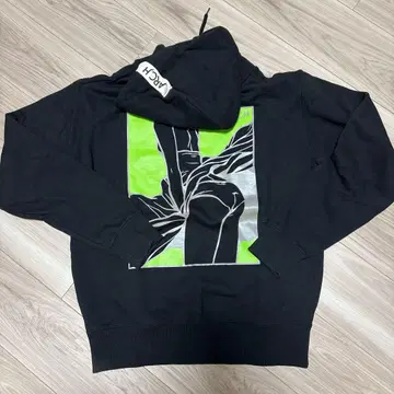 A-PLANTS ARCH 그래픽 프린트 후드티 블랙