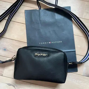 새상품 TOMMY HILFIGER 블랙 숄더백