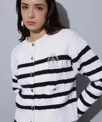 Arpege story 케이블 자수 가디건 화이트
