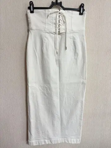 SNIDEL 화이트 타이트 스커트 레이스업