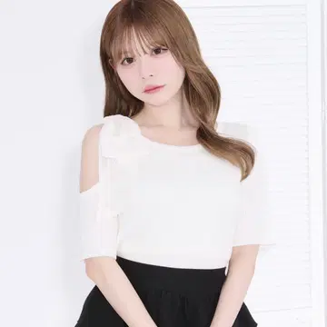 apres jour 어깨 트임 펄 리본 상의 화이트 아프레 주르