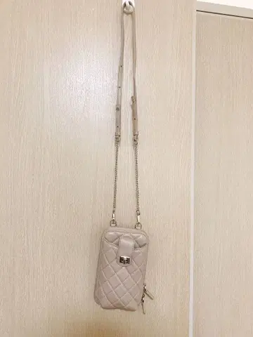 베이지 퀼팅 파우치 숄더