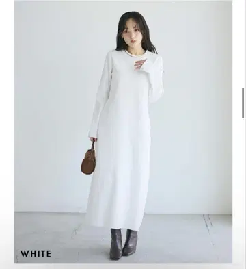 크루넥 니트 맥시 원피스 화이트