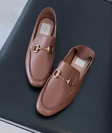 인챈티드 천연 가죽 비트 로퍼 바부쉬 24.5cm