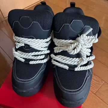 ZARA 블랙 스니커즈 EUR 44