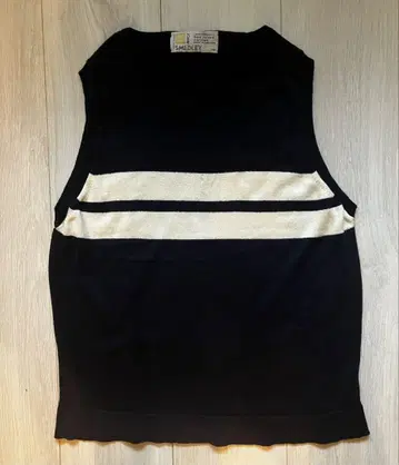 JOHN SMEDLEY 슬리브리스 스웨터 네이비 씨 아일랜드