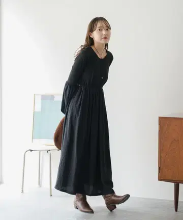 Kastane 소매 벌룬 절개 원피스