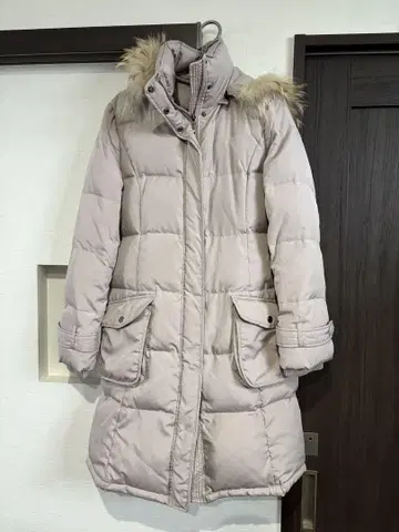 Emis 베이지 다운 자켓 후드 부착