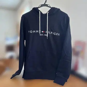 TOMMY HILFIGER 블랙 후드티