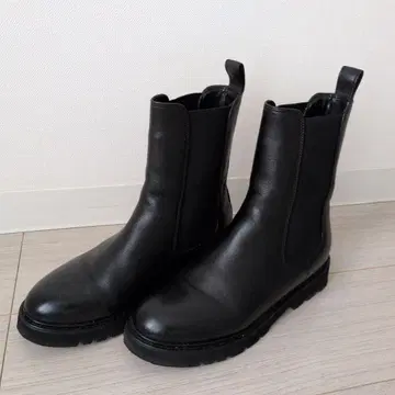 블랙 가죽 사이드 고어 부츠