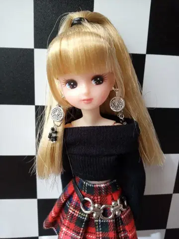 커스텀 리카짱 골드 포니테일 옷 갈아입히기 인형