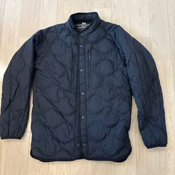 UNIQLO 화이트 마운티니어링 하이브리드 자켓