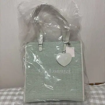 LouLoumei 하트 참 포함 토트백 그린