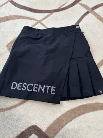 DESCENTE 플리츠 스커트 BLACK