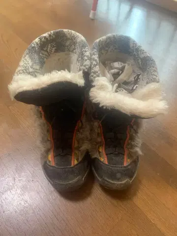 겨울용 퍼 달린 하이컷 부츠