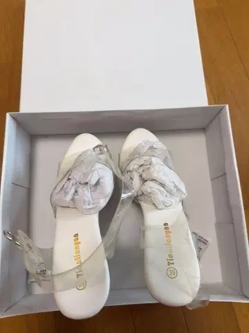 클리어 힐 화이트 펌프스 39 사이즈 24.5
