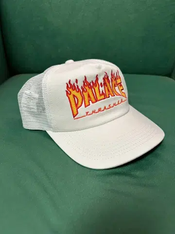 Palace x THRASHER 메쉬 캡