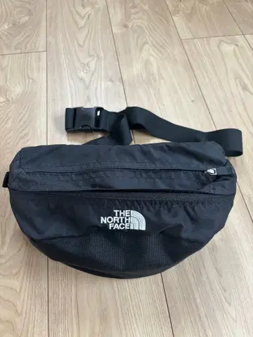 THE NORTH FACE 바디백 블랙