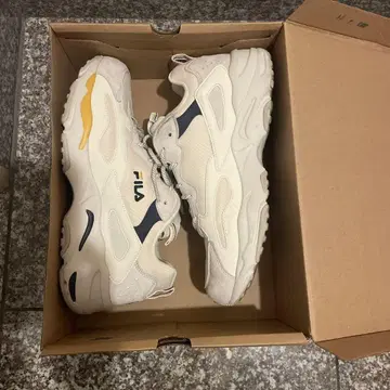 FILA 레이 트레이서 더트 스니커즈 Ray Tracer