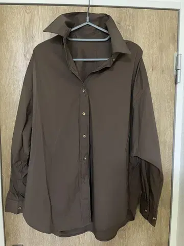오버 사이즈 브라운 셔츠
