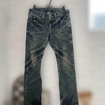 데미지 가공 다크 블루 데님 청바지 블루웨이 컴퍼니