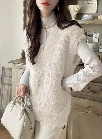 V넥 샤기 니트 베스트