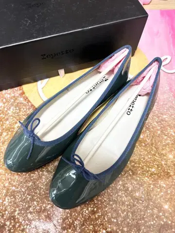 Repetto 그린 에나멜 발레 슈즈