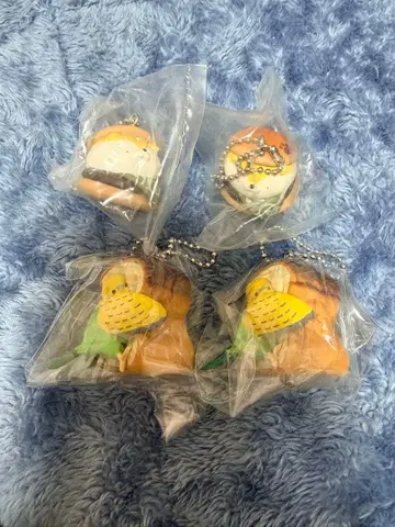 가챠가챠 피규어 4점
