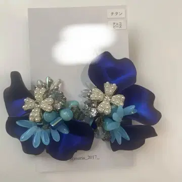 핸드메이드 귀걸이 네이비 블루