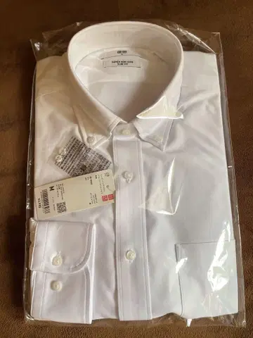 새상품 [ UNIQLO 유니클로 ] 슈퍼 논아이론 슬림 셔츠 M 사이즈