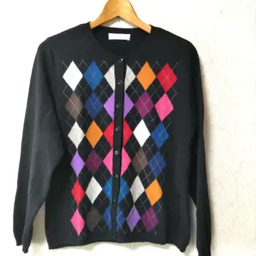 Malia Maglia 아가일 무늬 캐시미어 가디건 미사용