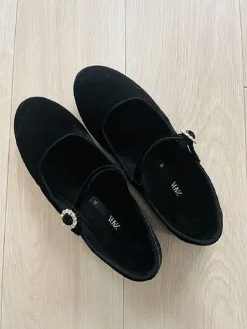 ZARA 스트랩 펌프스 36 비쥬 벨로아 블랙