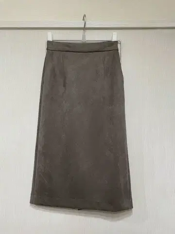 무릎 아래 길이 스커트