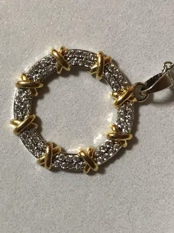 Luxurious necklace
