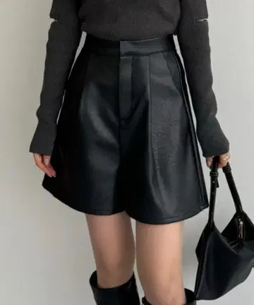 미사용 새상품 가죽 숏팬츠 하이웨스트