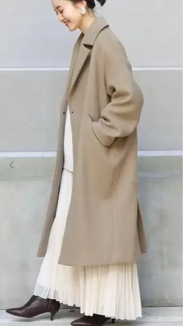 IENA MANTECO 오버 체스터 코트 베이지