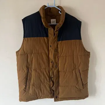 GAP 브라운 블랙 다운 베스트