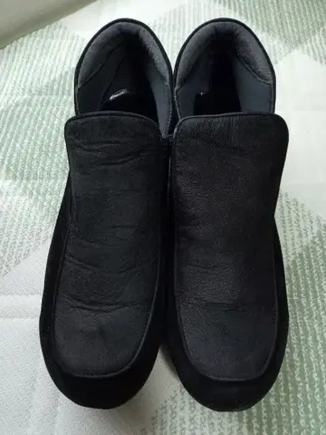 JS 하트라벨 사이드 고어 23.5cm 스웨이드