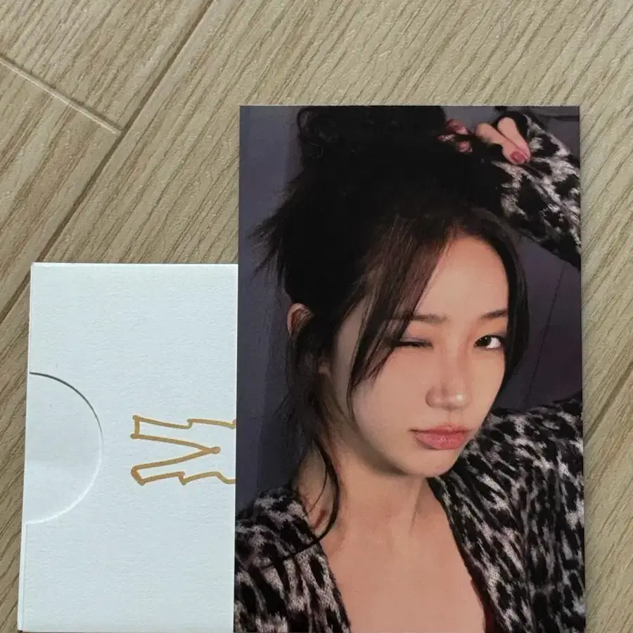 iz*one le sserafim kim chaewon Autographed photocard For sale