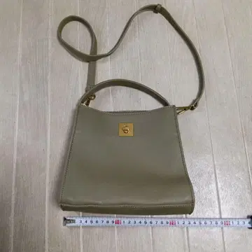 ZARA 올리브 그린 숄더백